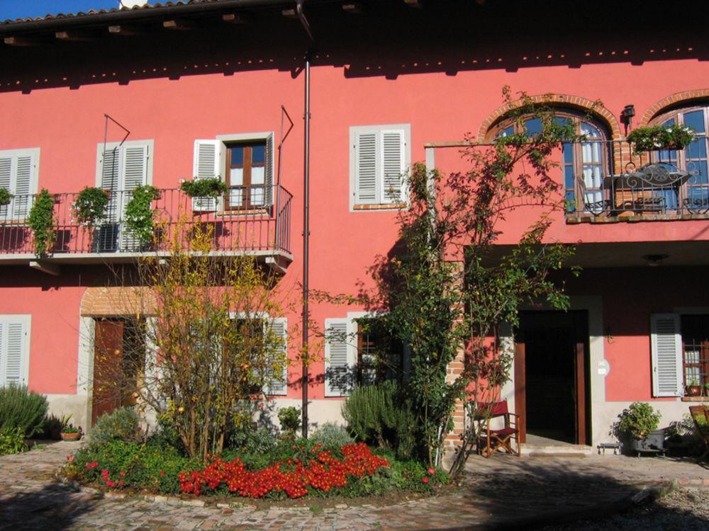 Agriturismo Il Gioco Dell'Oca Бароло Экстерьер фото